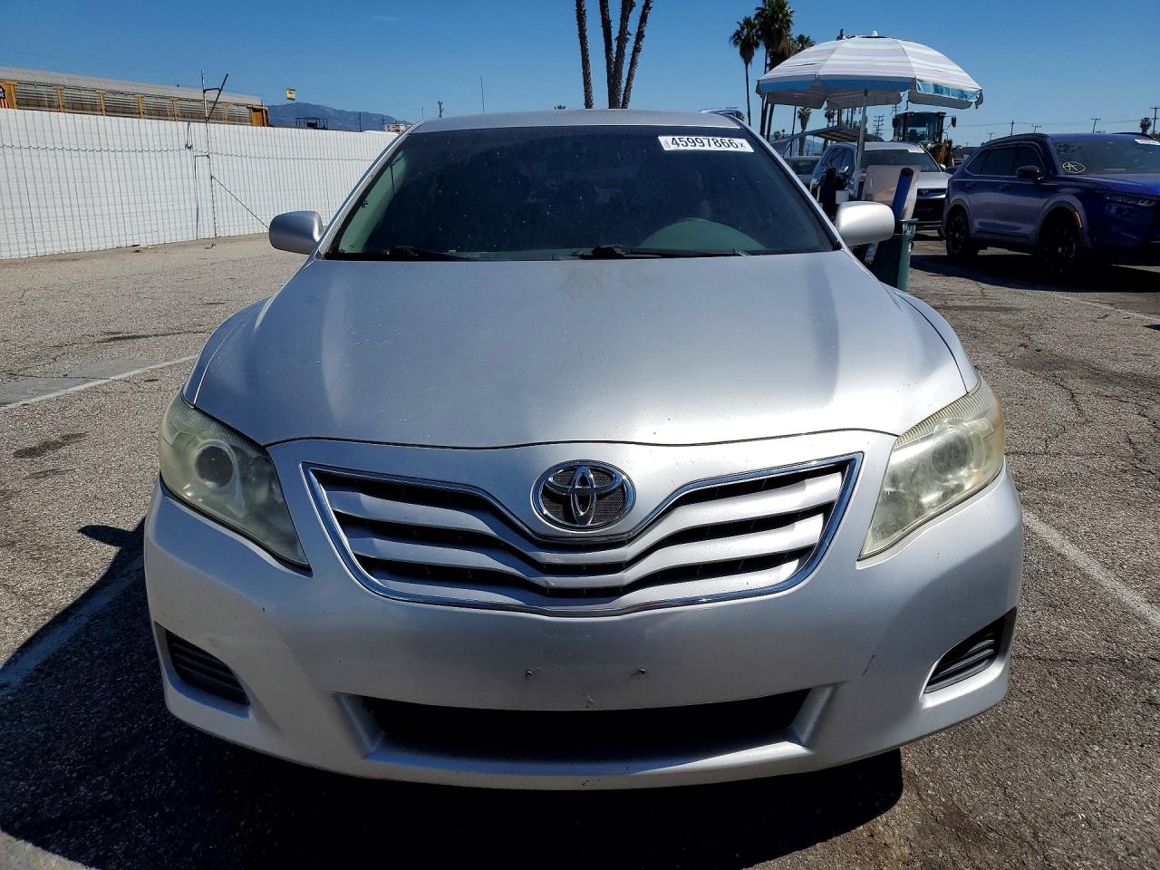 2010 TOYOTA CAMRY LE photo 9