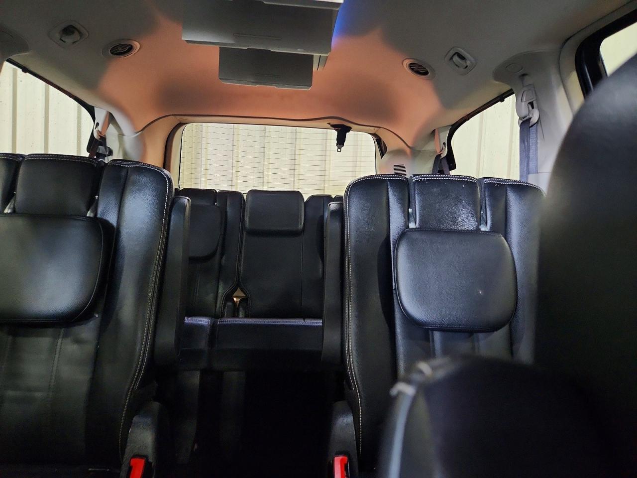 2015 CHRYSLER TOWN & COUNTRY TOURING photo 19
