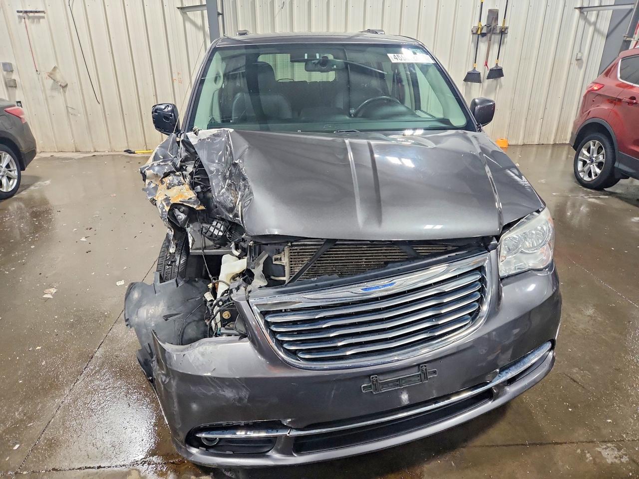2015 CHRYSLER TOWN & COUNTRY TOURING photo 9