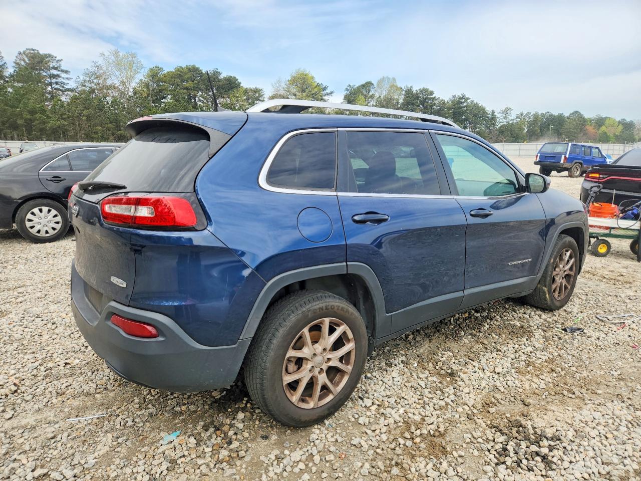 2018 JEEP CHEROKEE LATITUDE photo 3