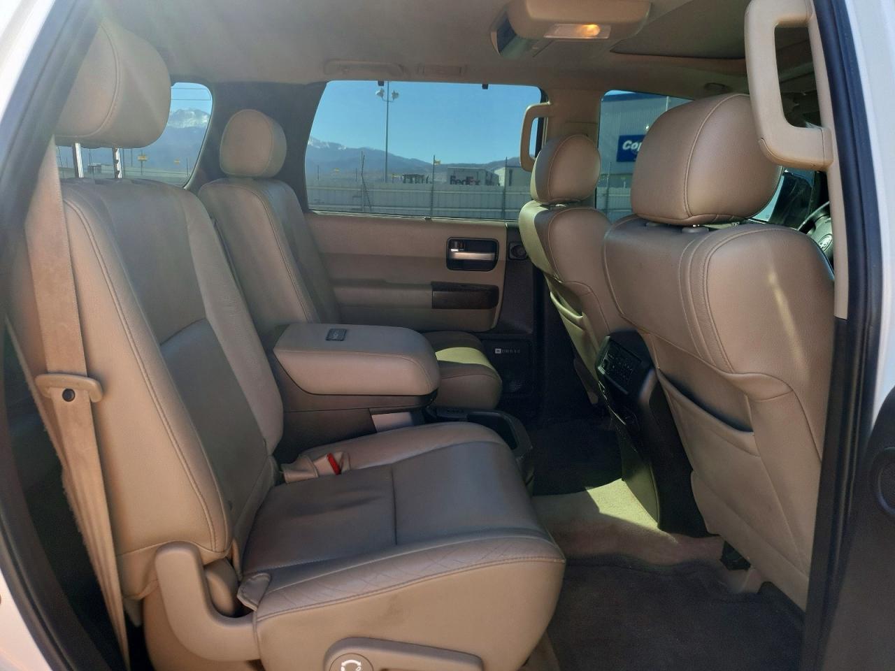2010 TOYOTA SEQUOIA PLATINUM photo 11