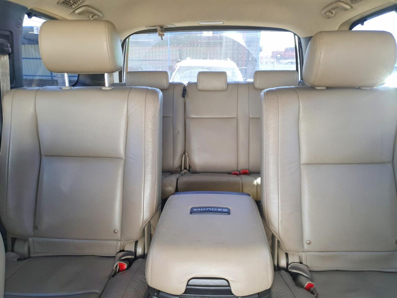 2010 TOYOTA SEQUOIA PLATINUM photo 10