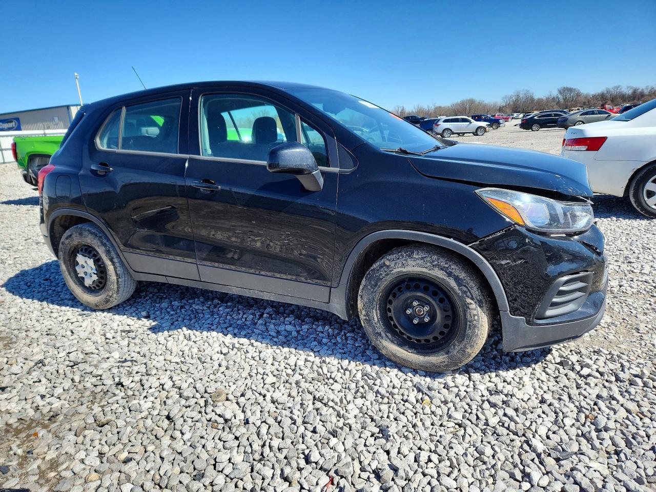 2017 CHEVROLET TRAX LS photo 4