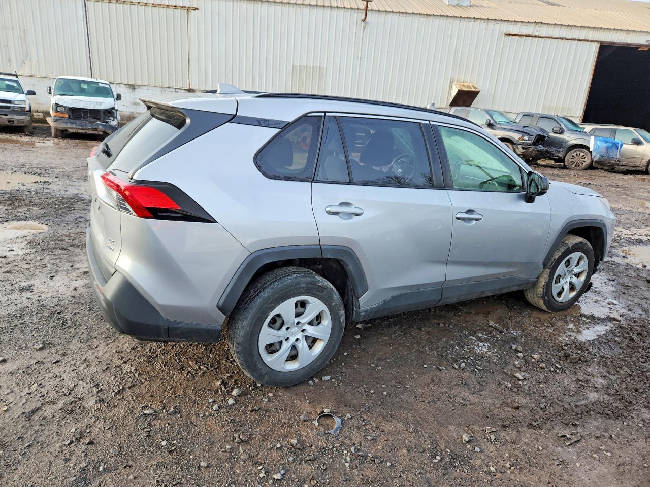 2019 TOYOTA RAV4 LE photo 3