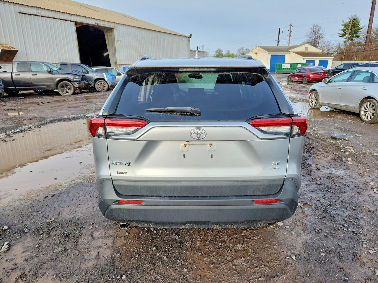 2019 TOYOTA RAV4 LE photo 6