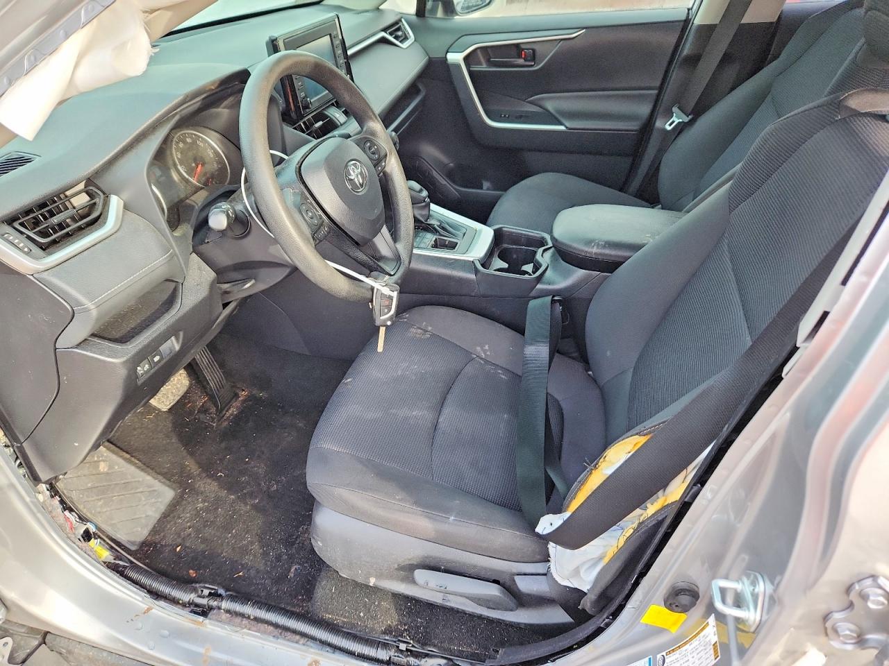 2019 TOYOTA RAV4 LE photo 7