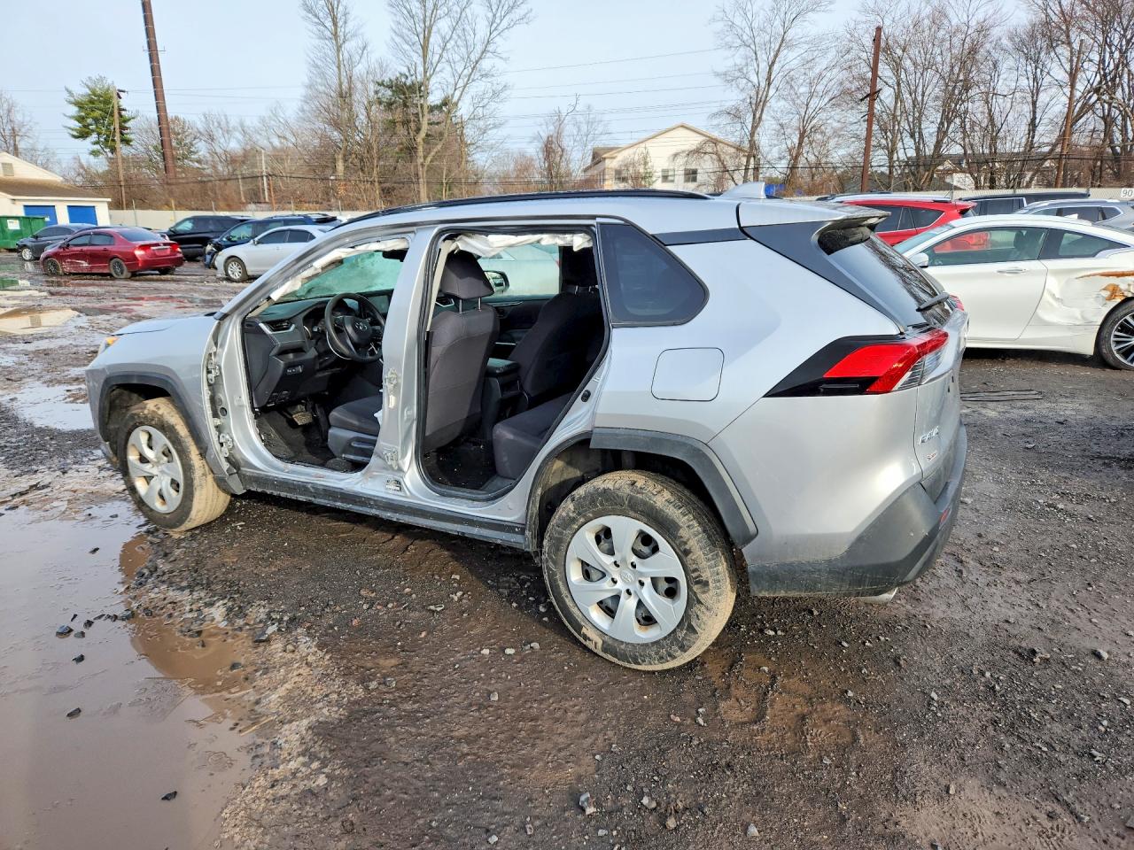 2019 TOYOTA RAV4 LE photo 2