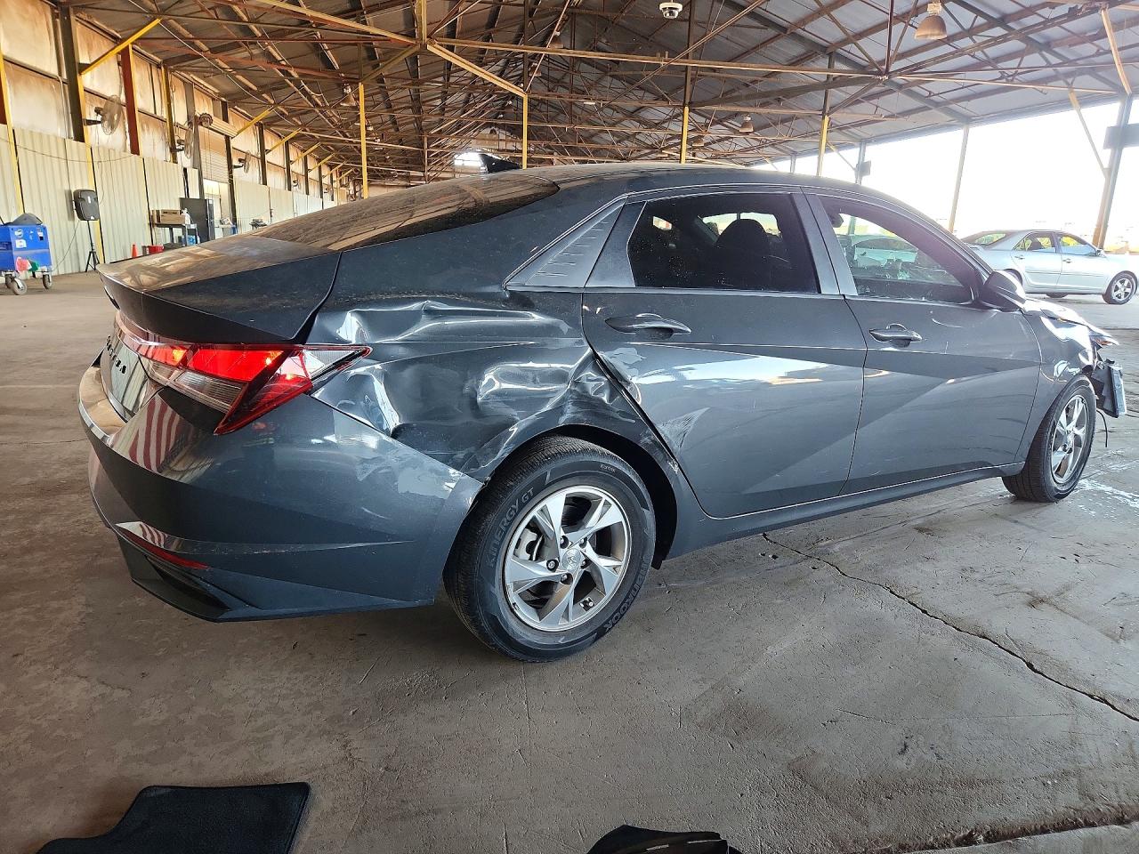 2023 HYUNDAI ELANTRA SE photo 3