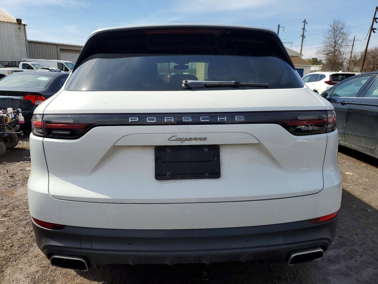 2019 PORSCHE CAYENNE photo 16