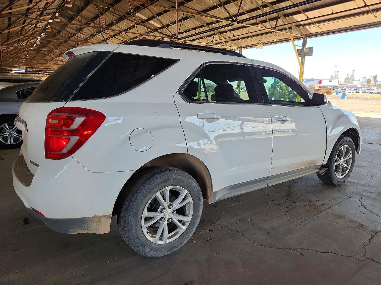 2016 CHEVROLET EQUINOX LT photo 3