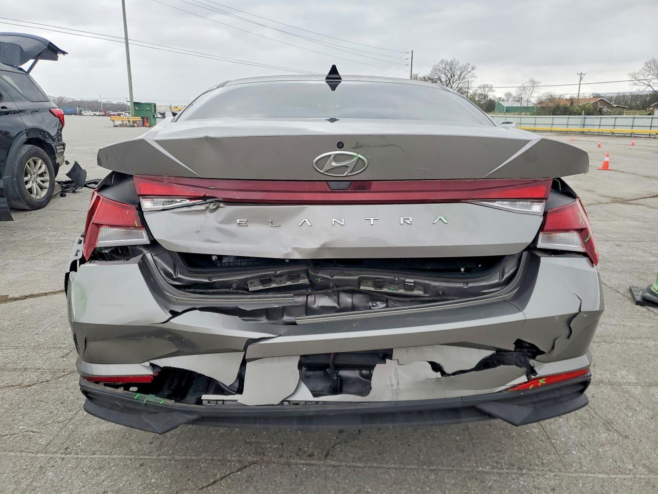 2021 HYUNDAI ELANTRA SE photo 6