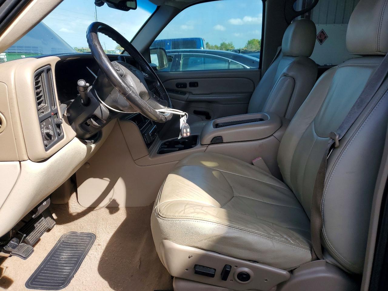 2005 CHEVROLET SUBURBAN C1500 photo 13