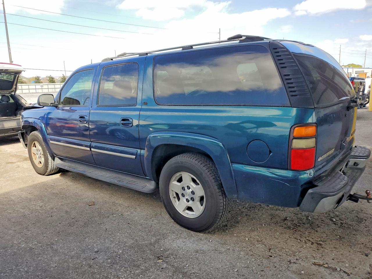 2005 CHEVROLET SUBURBAN C1500 photo 3