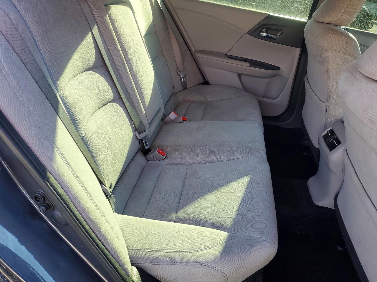 2017 HONDA ACCORD EX photo 19