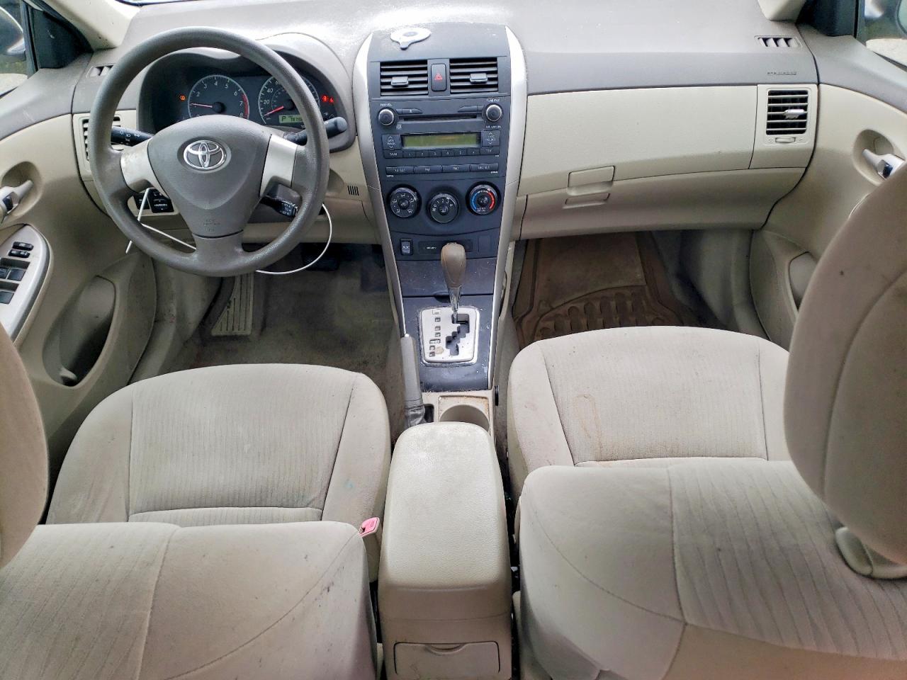 2010 TOYOTA COROLLA LE photo 8