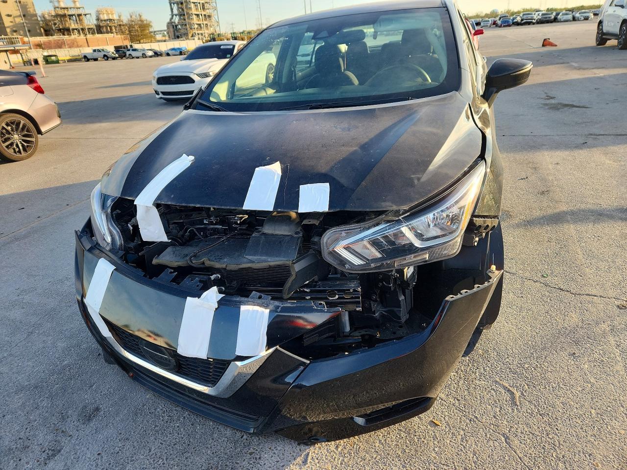 2021 NISSAN VERSA SV photo 5