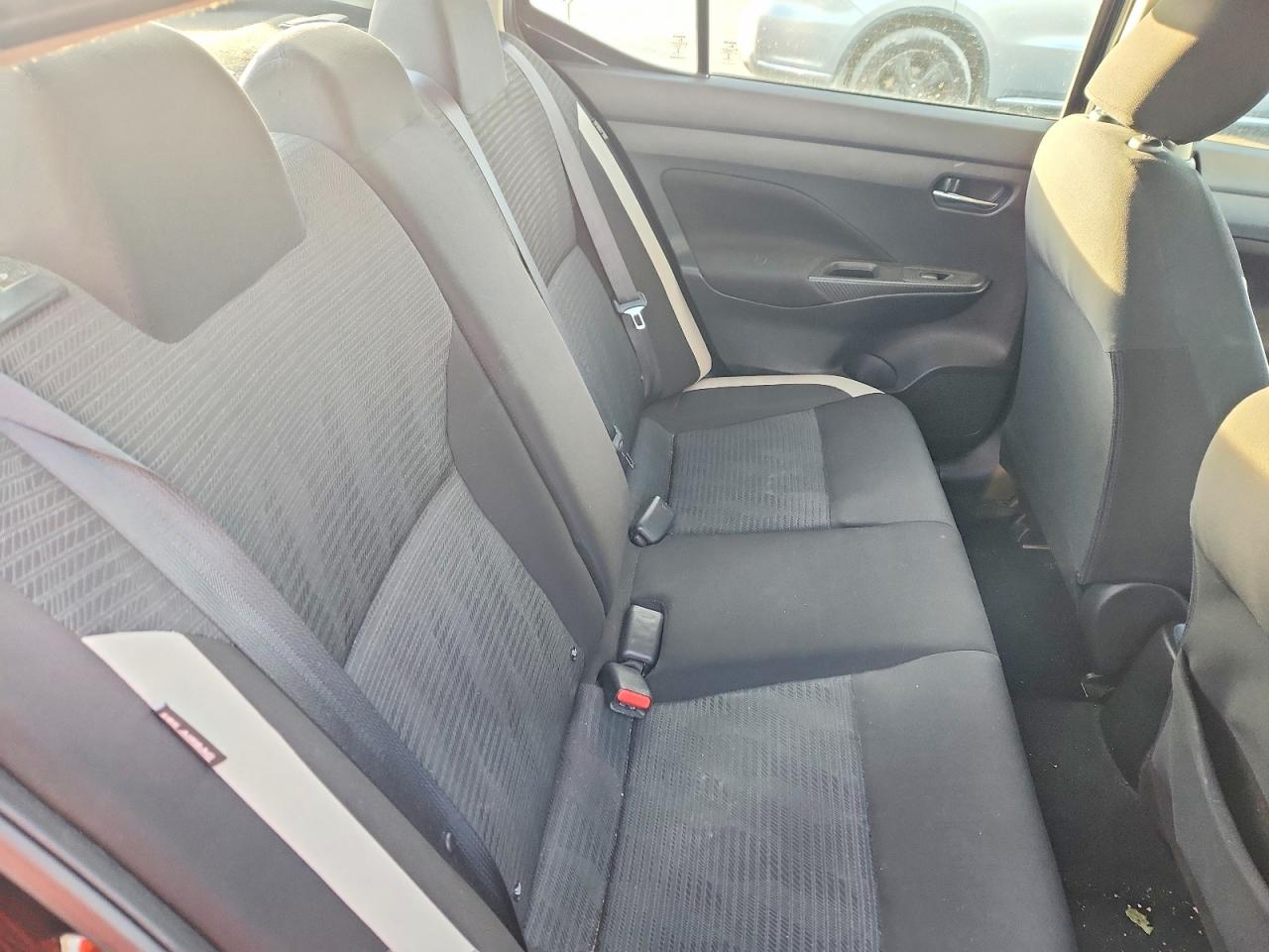 2021 NISSAN VERSA SV photo 10