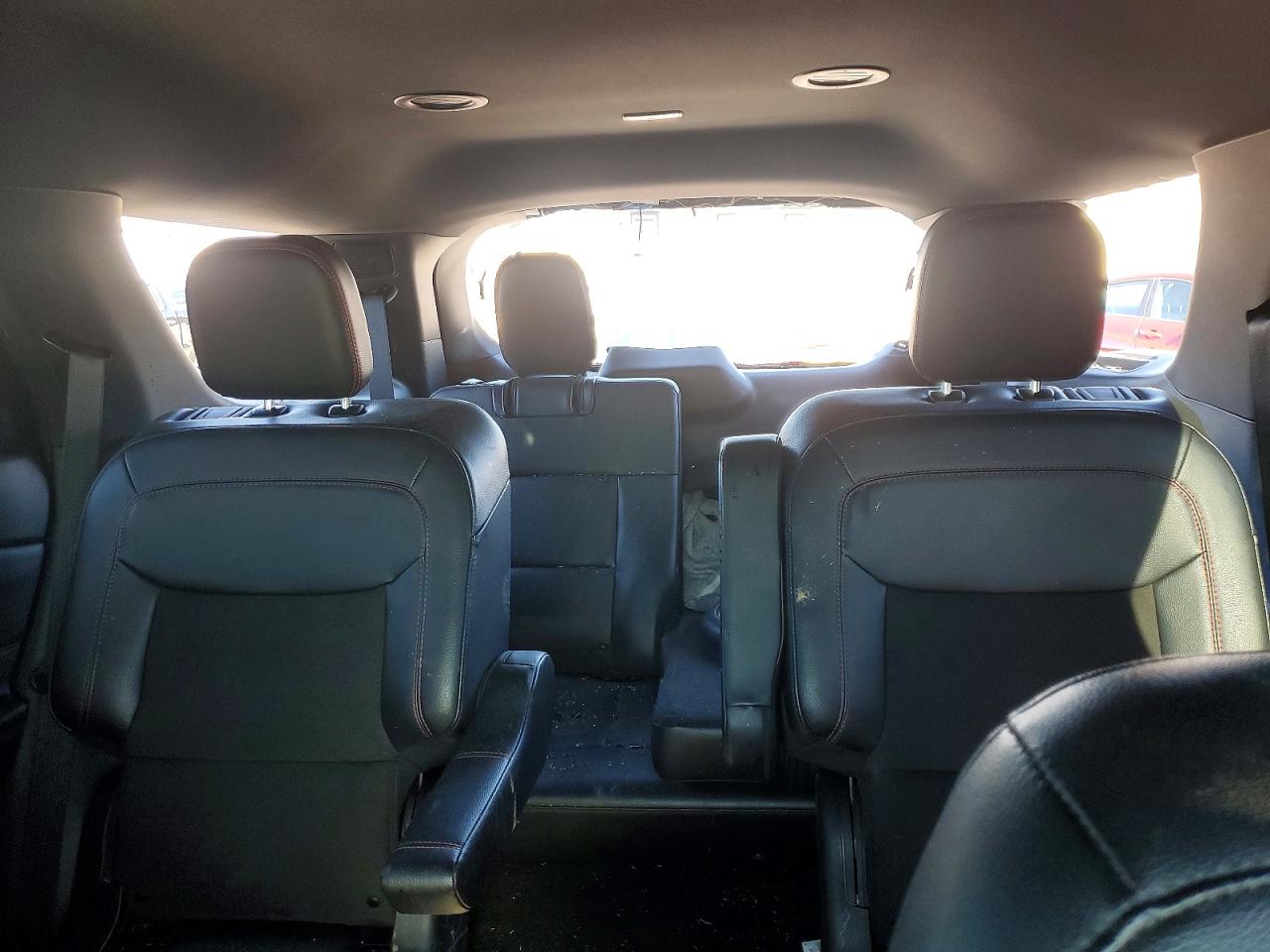 2023 FORD EXPLORER ST-LINE photo 19