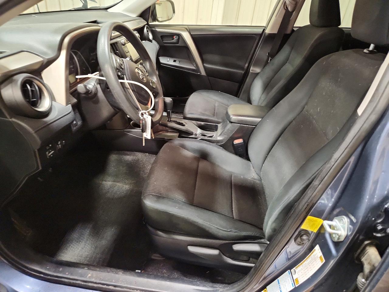 2014 TOYOTA RAV4 LE photo 7
