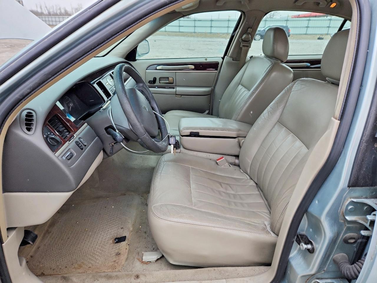 2007 LINCOLN TOWN CAR SIGNATURE photo 13