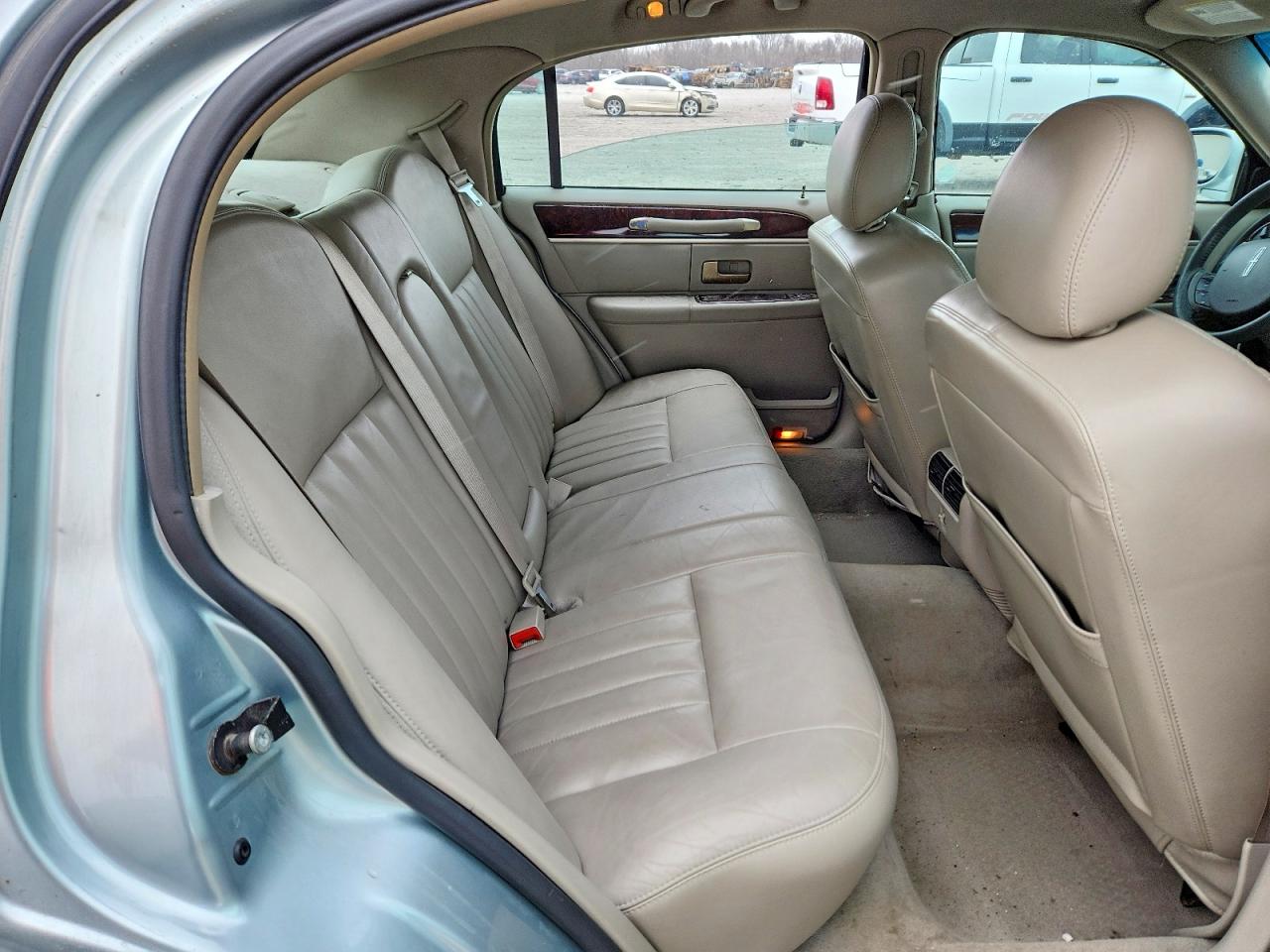 2007 LINCOLN TOWN CAR SIGNATURE photo 19
