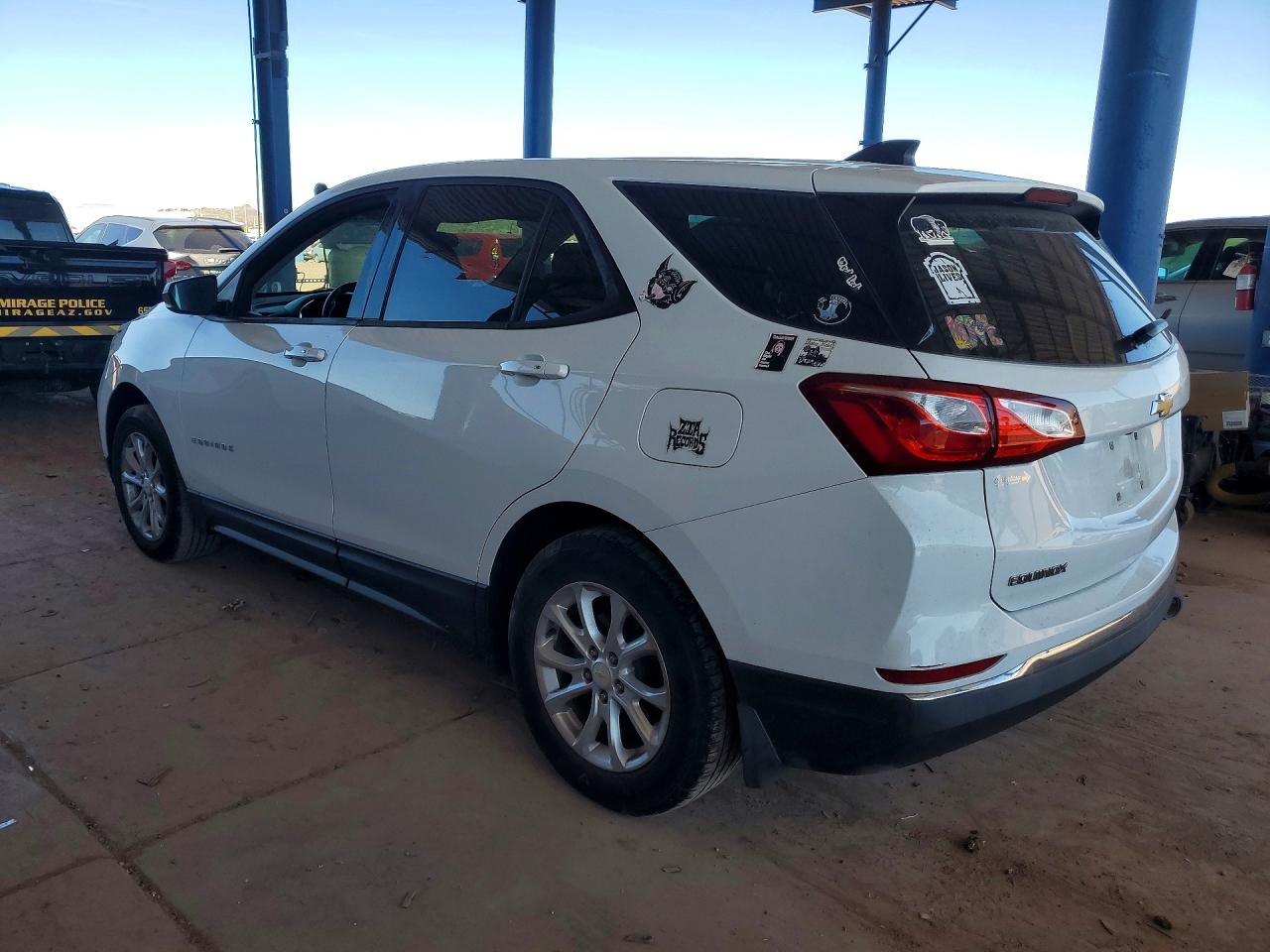 2018 CHEVROLET EQUINOX LS photo 2