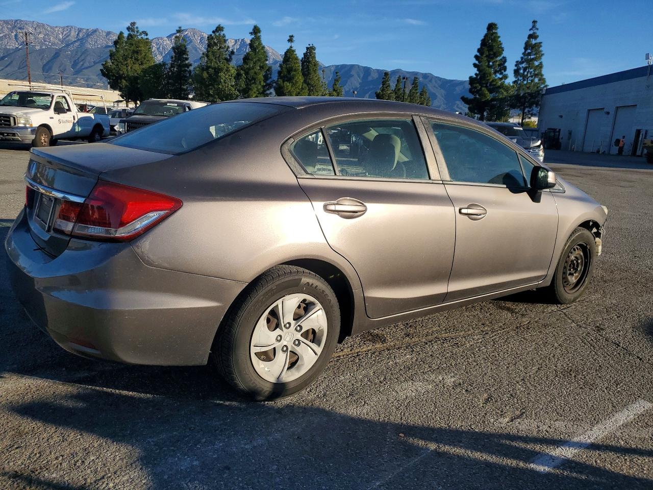 2013 HONDA CIVIC LX photo 5