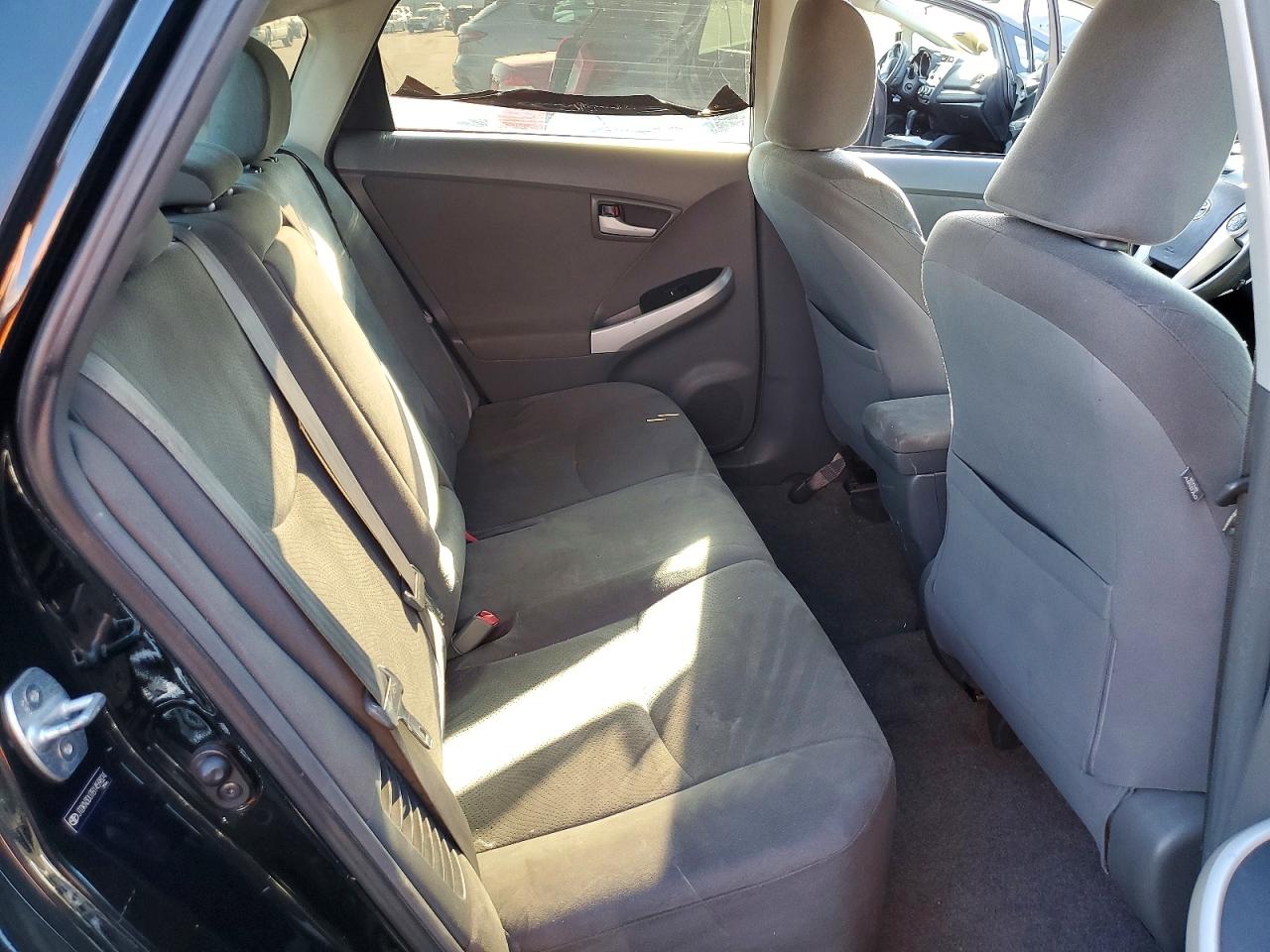 2011 TOYOTA PRIUS TWO photo 19