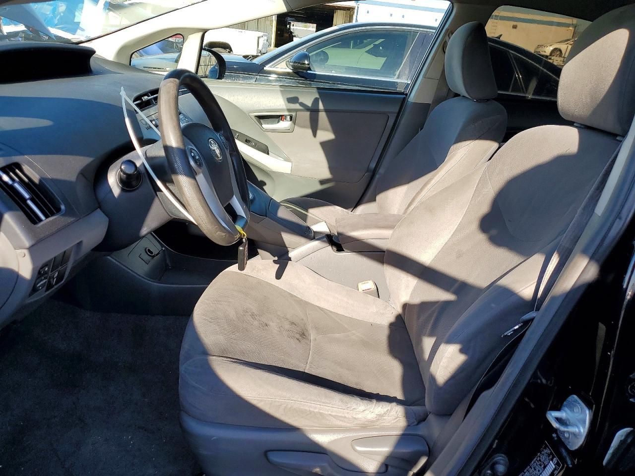2011 TOYOTA PRIUS TWO photo 13
