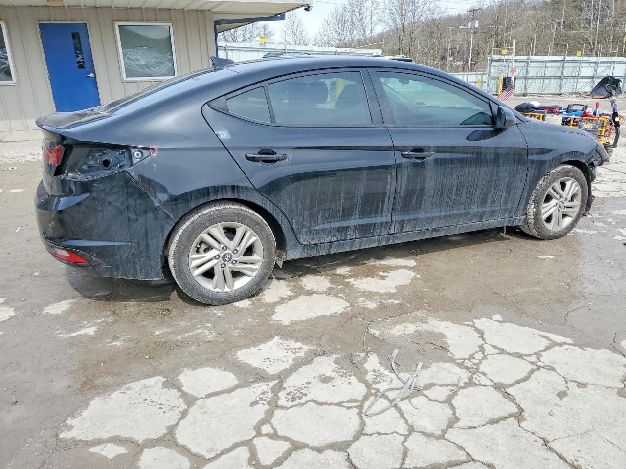 2019 HYUNDAI ELANTRA SE photo 3