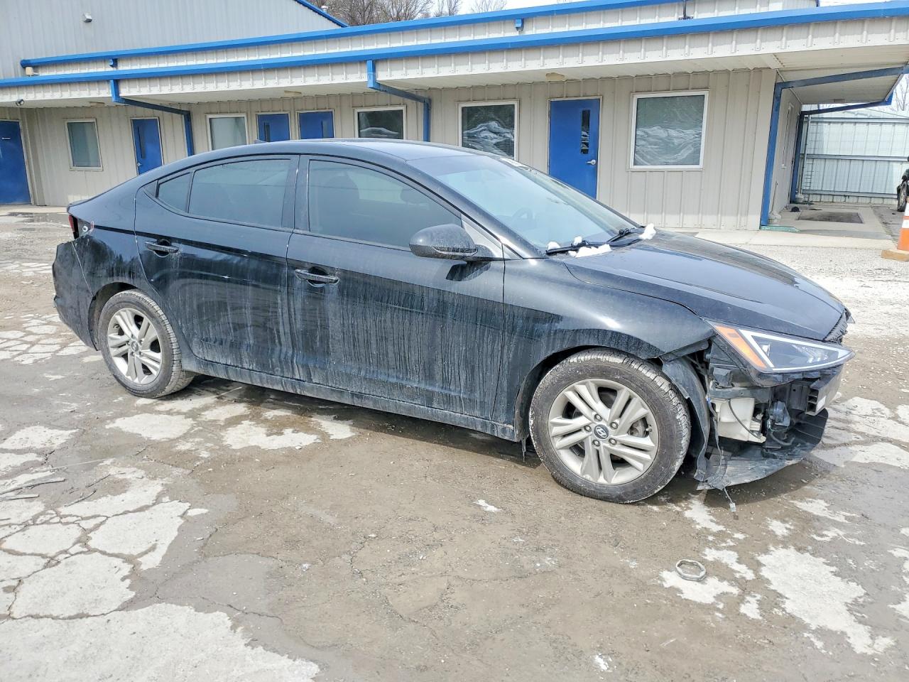 2019 HYUNDAI ELANTRA SE photo 4