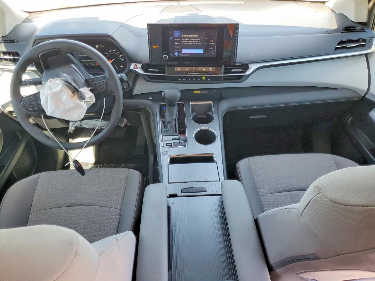 2025 TOYOTA SIENNA LE 8-PASSENGER photo 22