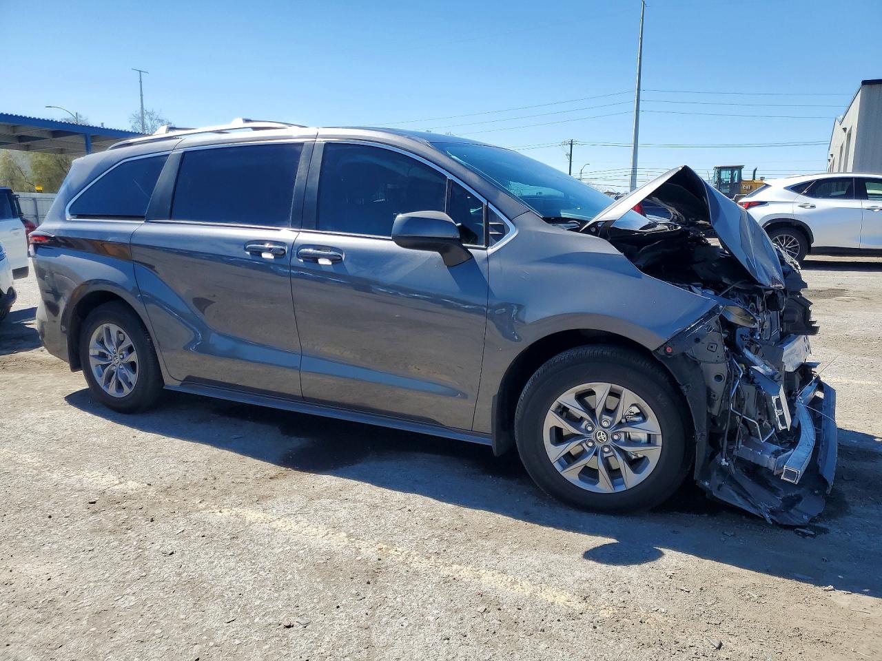 2025 TOYOTA SIENNA LE 8-PASSENGER photo 10