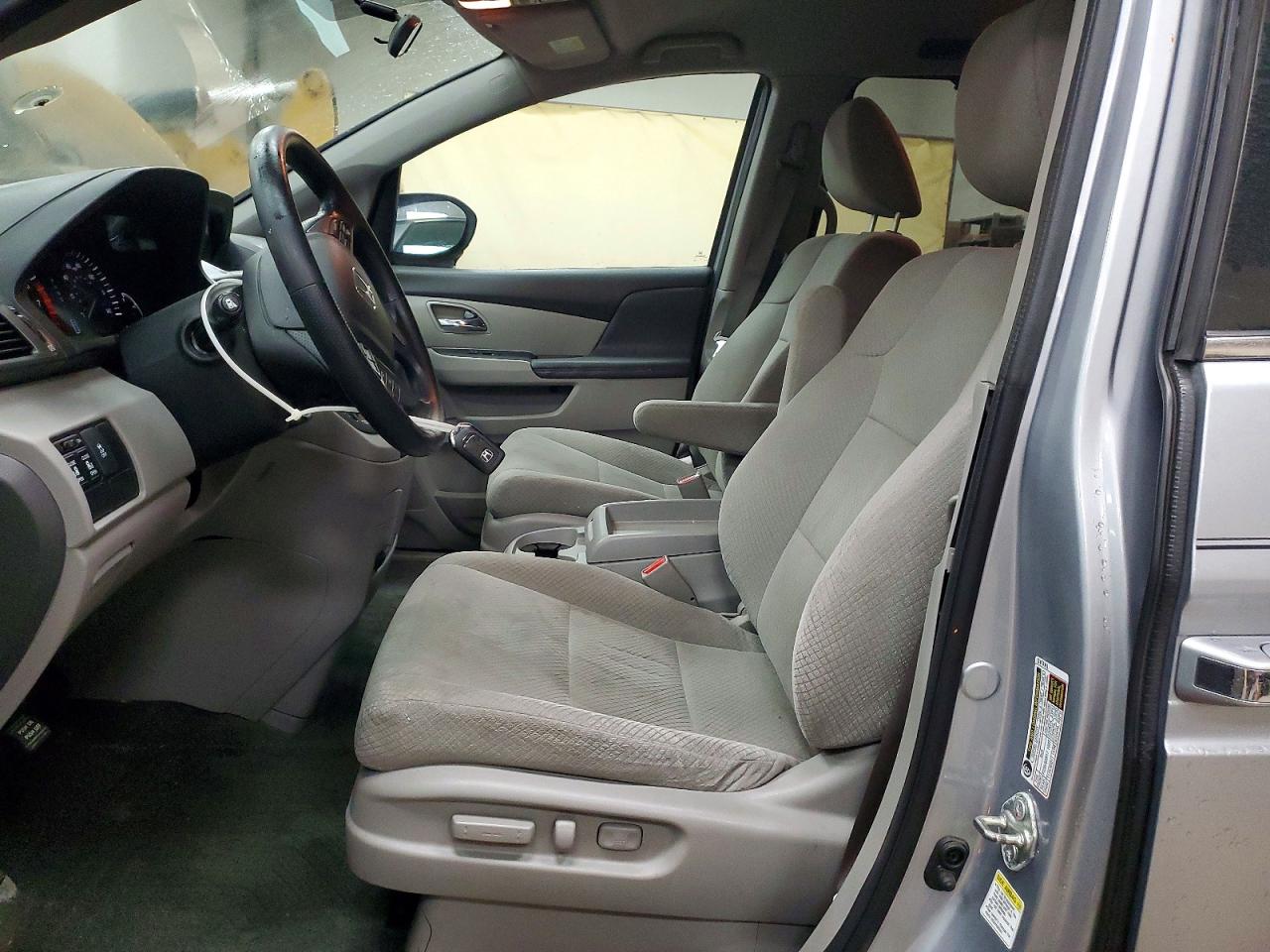 2016 HONDA ODYSSEY EX photo 13