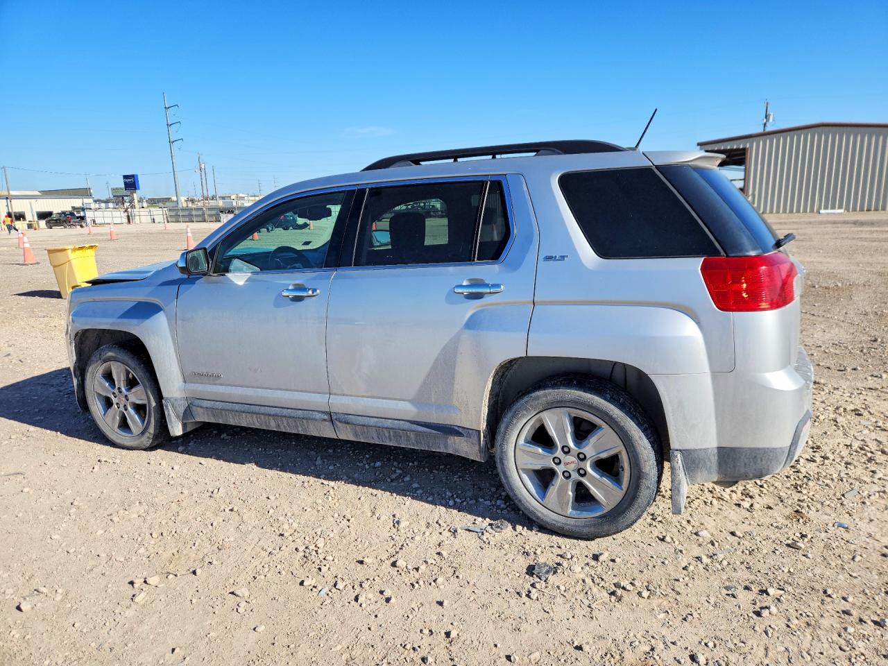 2015 GMC TERRAIN SLT photo 3