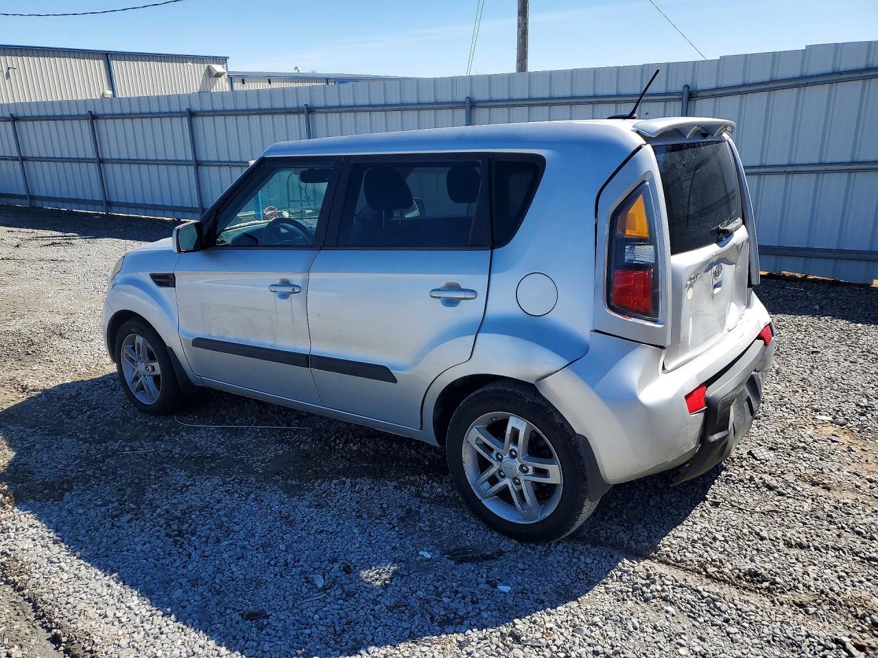 2011 KIA SOUL + photo 3