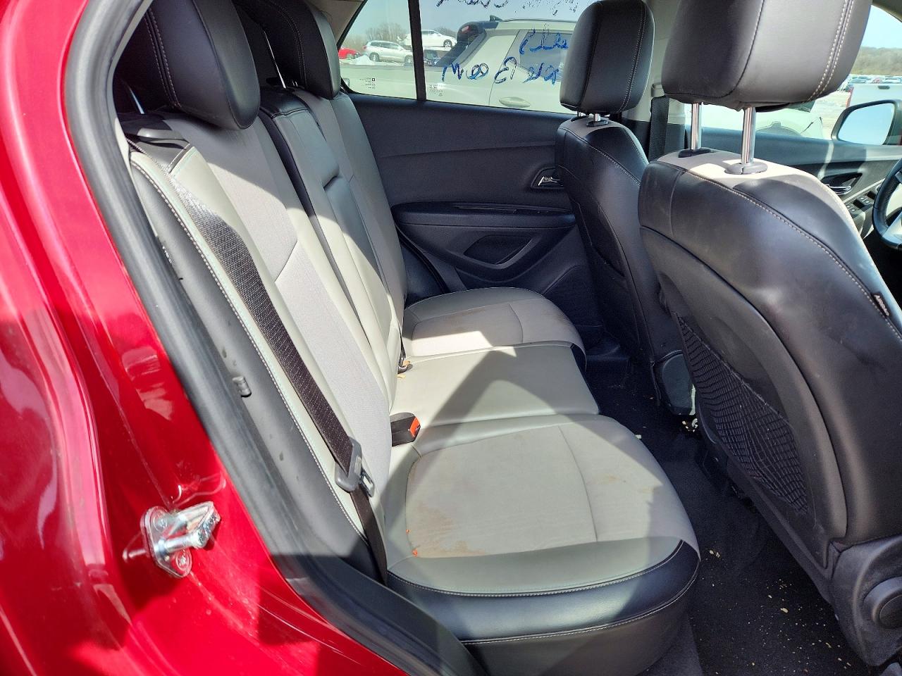 2015 CHEVROLET TRAX photo 28