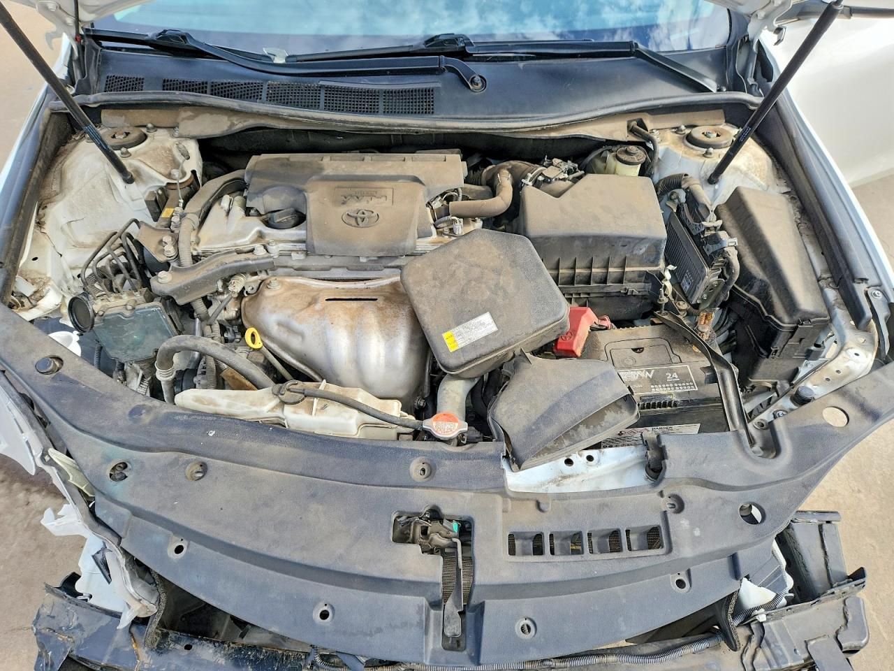 2016 TOYOTA CAMRY SE photo 21