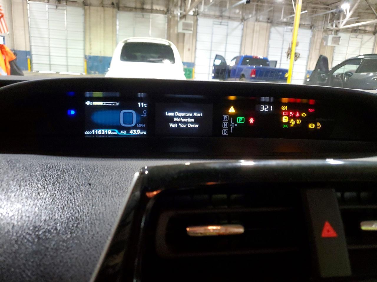 2019 TOYOTA PRIUS LE AWD-E photo 25