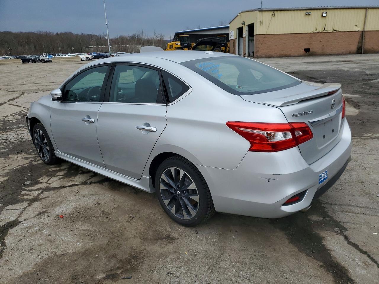 2016 NISSAN SENTRA SR photo 2