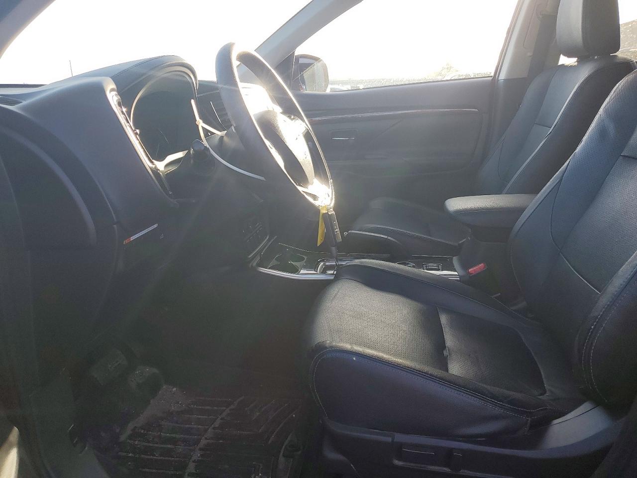 2018 MITSUBISHI OUTLANDER SE photo 13