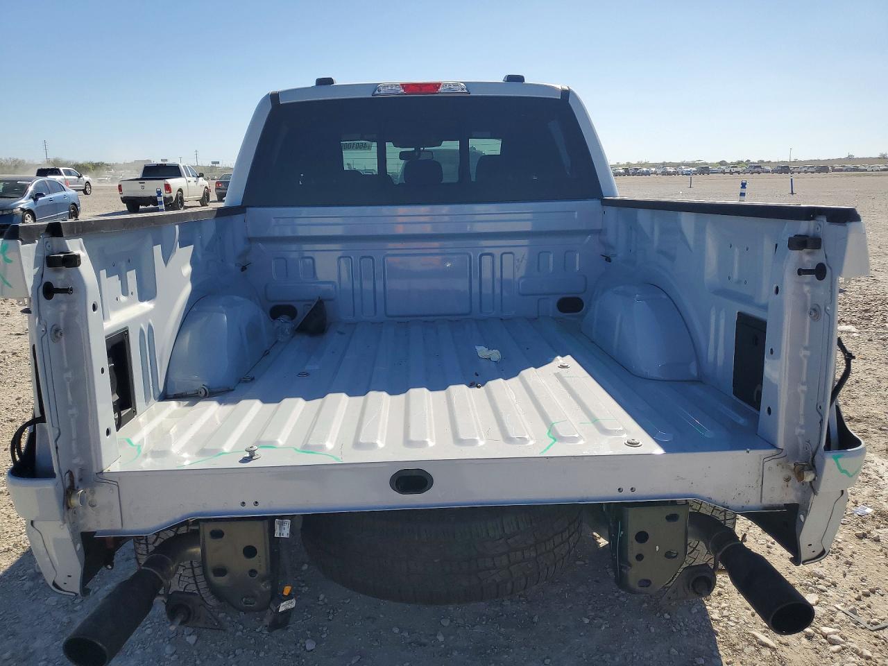 2025 FORD F150 XLT photo 16