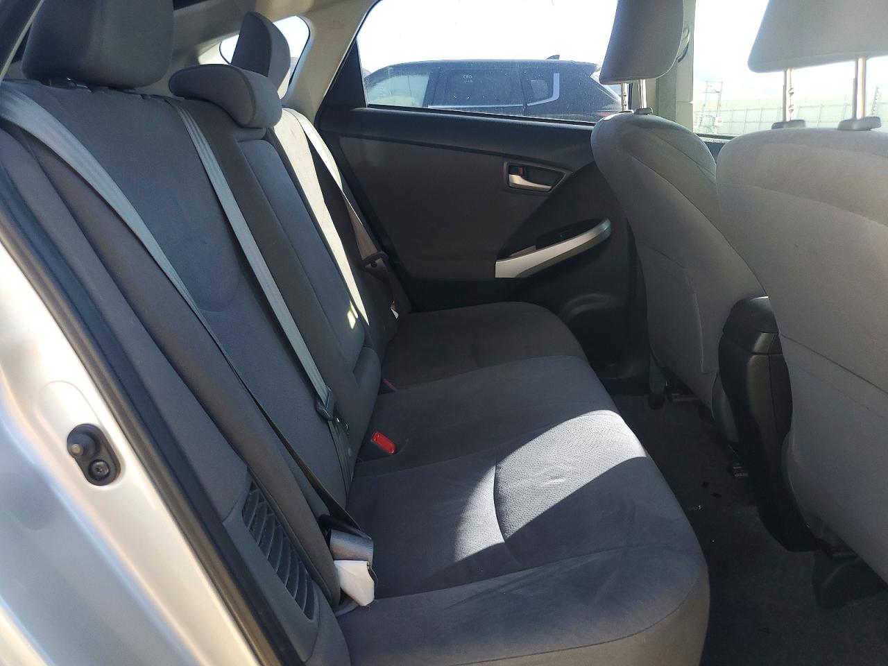 2013 TOYOTA PRIUS TWO photo 10