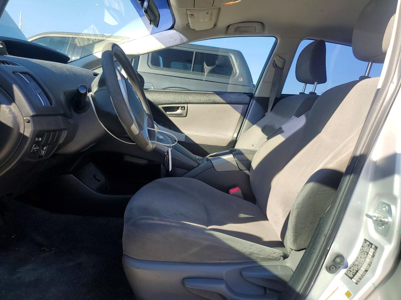 2013 TOYOTA PRIUS TWO photo 7