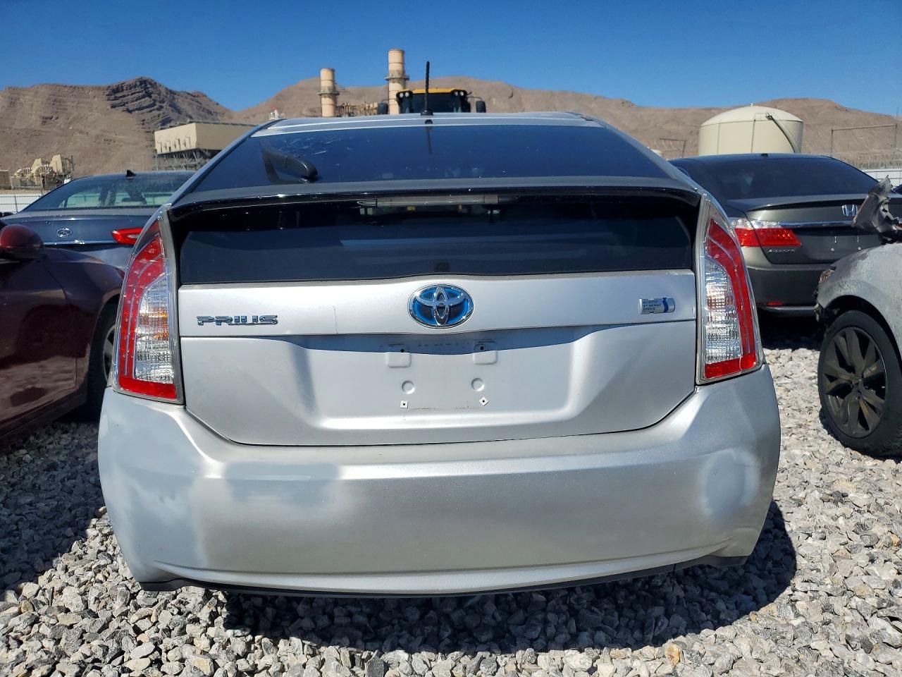 2013 TOYOTA PRIUS TWO photo 6