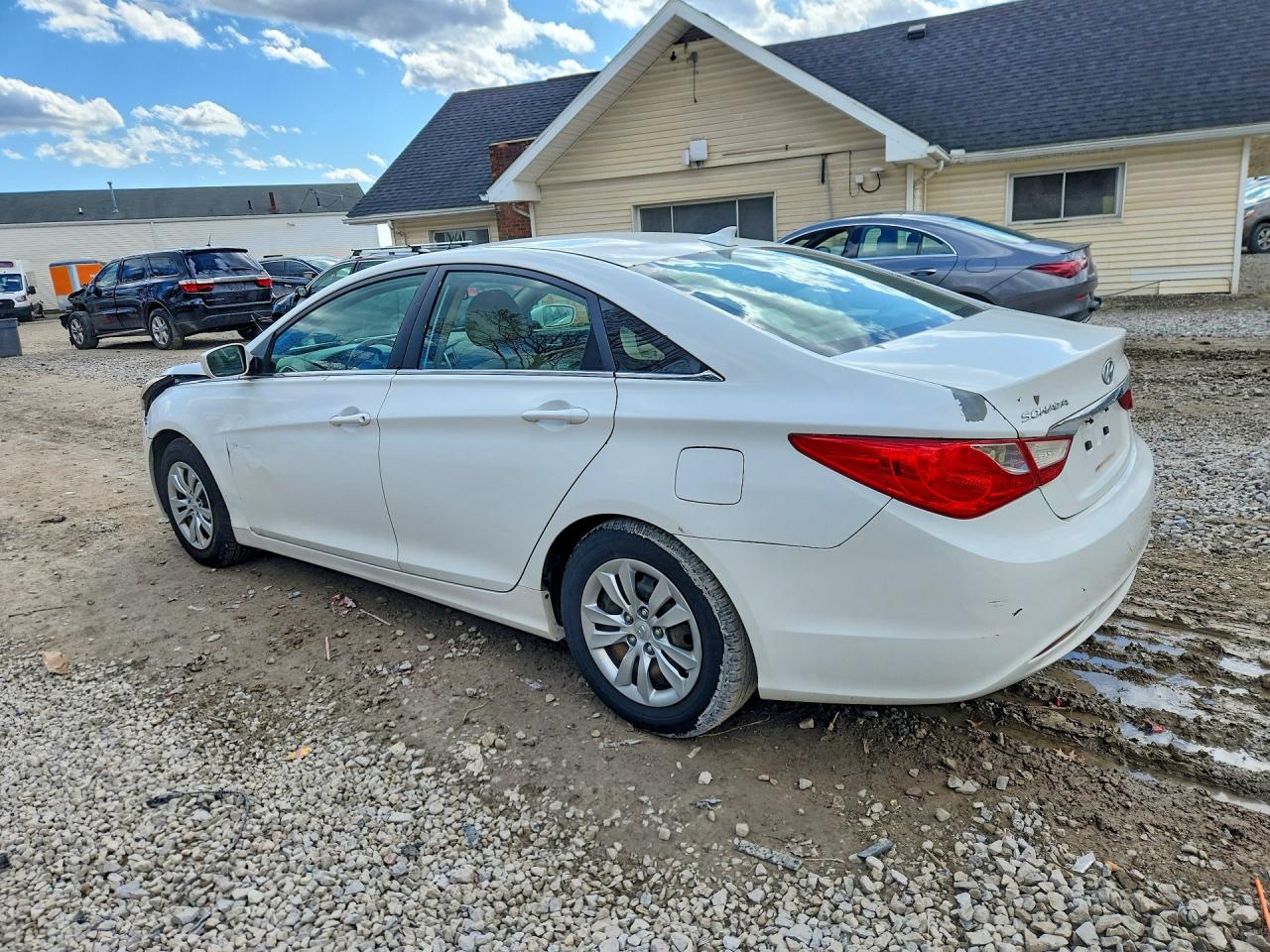 2012 HYUNDAI SONATA photo 2