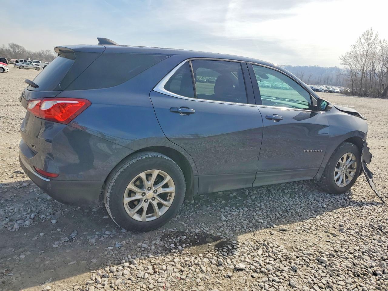 2019 CHEVROLET EQUINOX LT photo 3