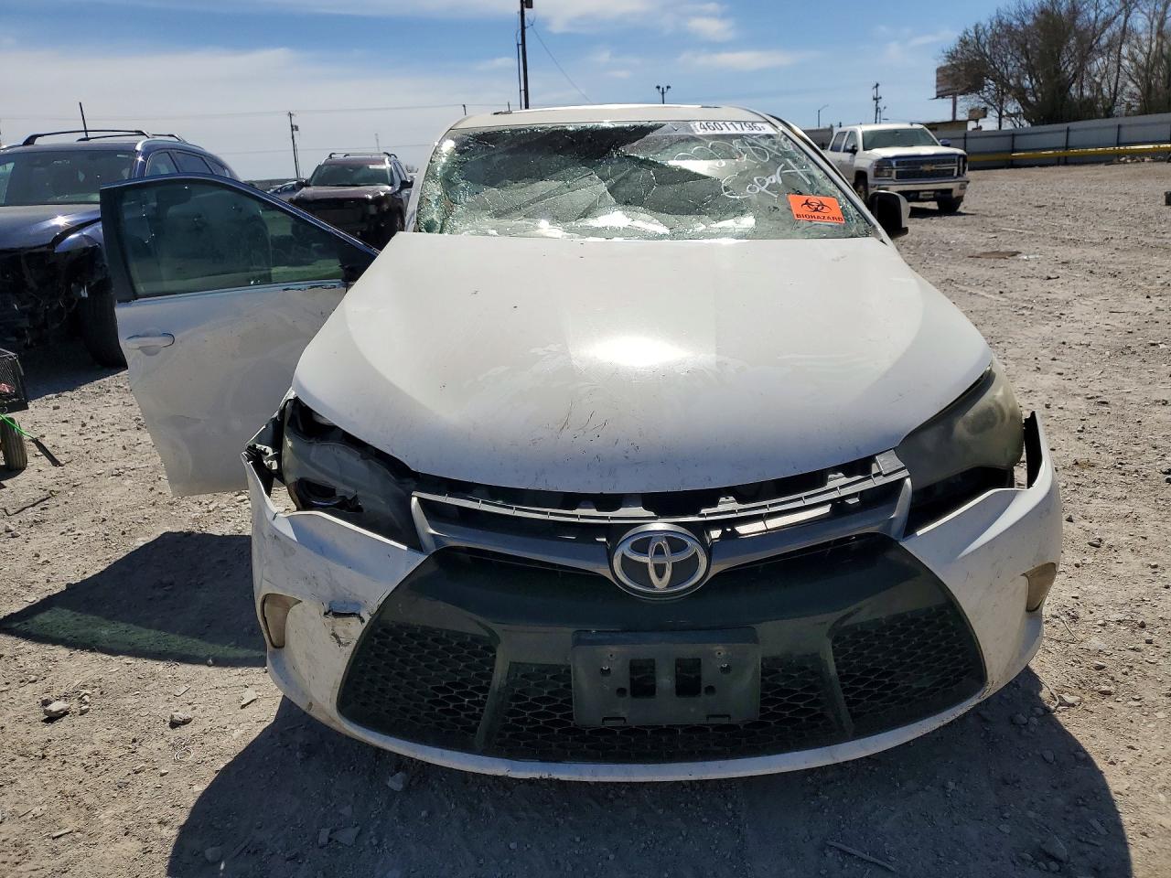 2016 TOYOTA CAMRY SE photo 9
