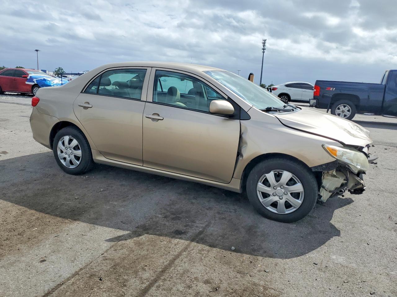 2010 TOYOTA COROLLA LE photo 4