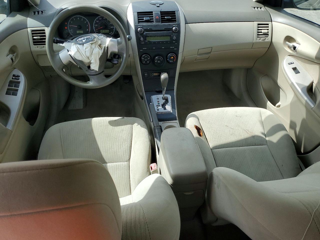 2010 TOYOTA COROLLA LE photo 8